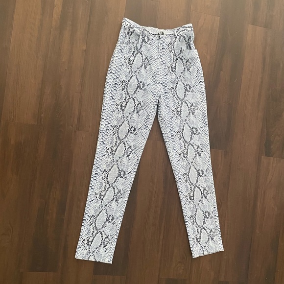 Vintage 80’s ALBERTO MAKALI women’s blue snakeskin pants. Size 2 - Picture 1 of 4